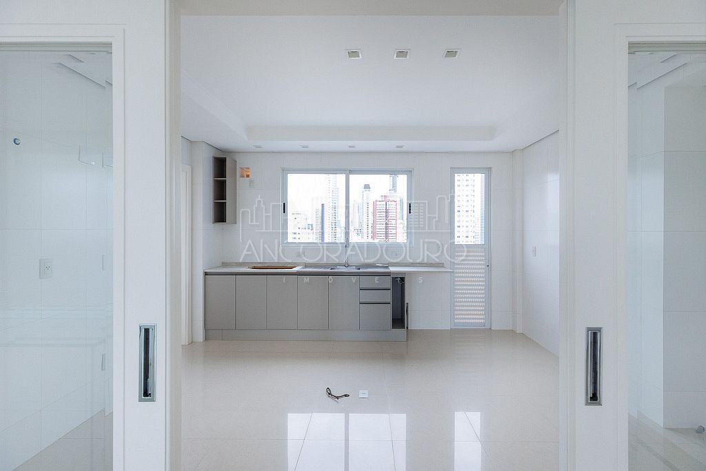 Apartamento, 3 quartos, 252 m² - Foto 10