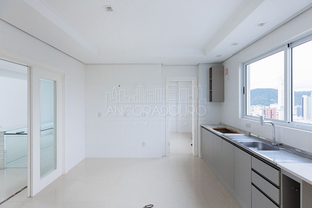 Apartamento, 3 quartos, 252 m² - Foto 11