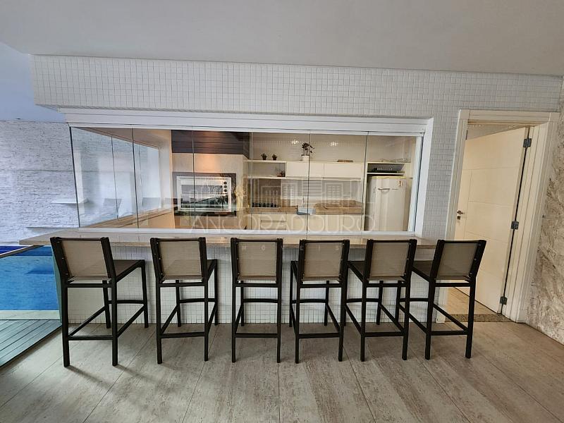 Apartamento 1 suíte, 2 demi suítes, 2 vagas garagem, Centro de Balneário Camboriú. Próximo da Havan na Barra Sul, academias e comércios no geral. — foto 21