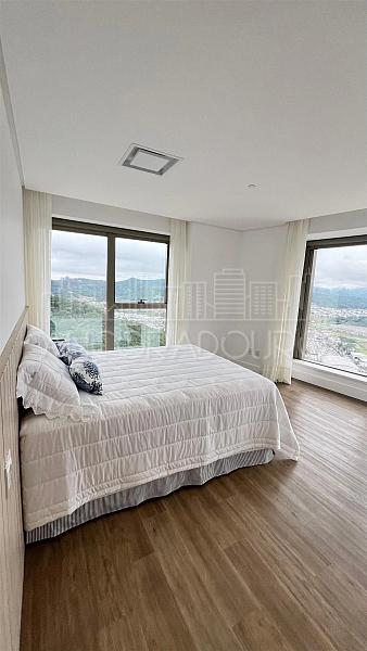 4 suítes, 3 vagas garagem, mobiliado, andar alto. Barra Sul de Balneário Camboriú. — foto 13