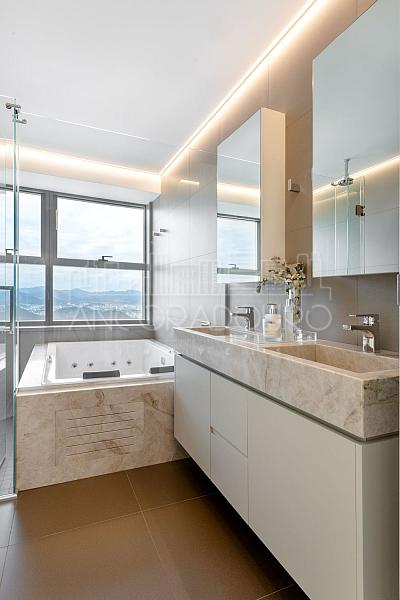 4 suítes, 3 vagas garagem, mobiliado, andar alto. Barra Sul de Balneário Camboriú. — foto 8