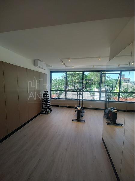 2 Dormitórios (1 suíte), Sacada com churrasqueira, 1 Vaga garagem privativa. Nações em Balneário Camboriú. — foto 10