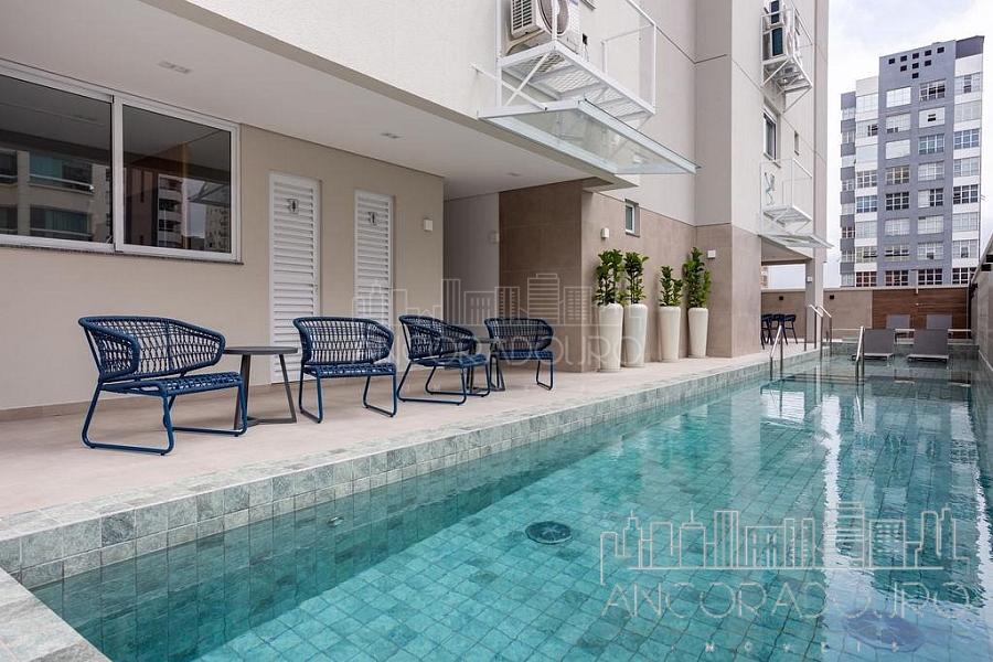 Apartamento com 3 dormitórios (sendo 1 Suíte), 2 Vagas de Garagem, Centro de Balneário Camboriú. — foto 2