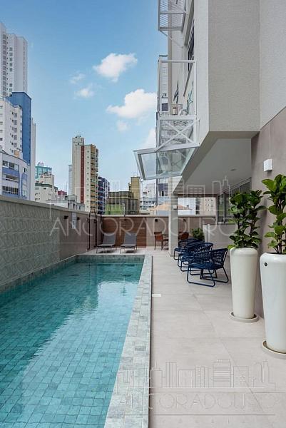 Apartamento com 3 dormitórios (sendo 1 Suíte), 2 Vagas de Garagem, Centro de Balneário Camboriú. — foto 3