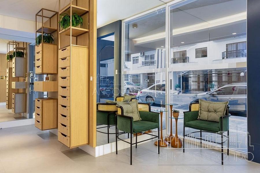 Apartamento com 3 dormitórios (sendo 1 Suíte), 2 Vagas de Garagem, Centro de Balneário Camboriú. — foto 17