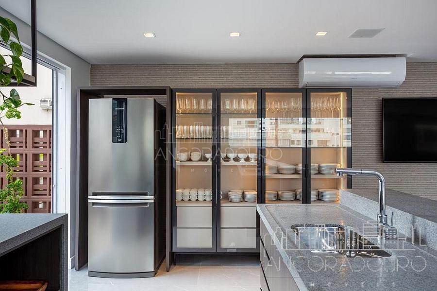 Apartamento com 3 dormitórios (sendo 1 Suíte), 2 Vagas de Garagem, Centro de Balneário Camboriú. — foto 13