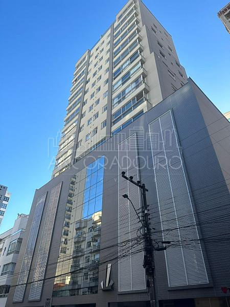 Apartamento com 3 dormitórios (sendo 1 Suíte), 2 Vagas de Garagem, Centro de Balneário Camboriú. — foto 22