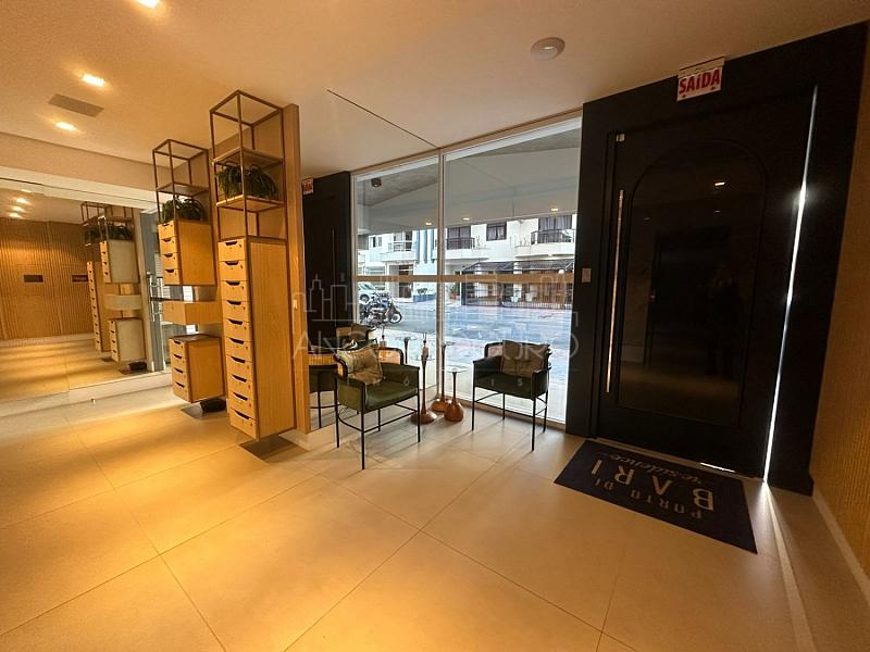 Apartamento com 3 dormitórios (sendo 1 Suíte), 2 Vagas de Garagem, Centro de Balneário Camboriú. — foto 20