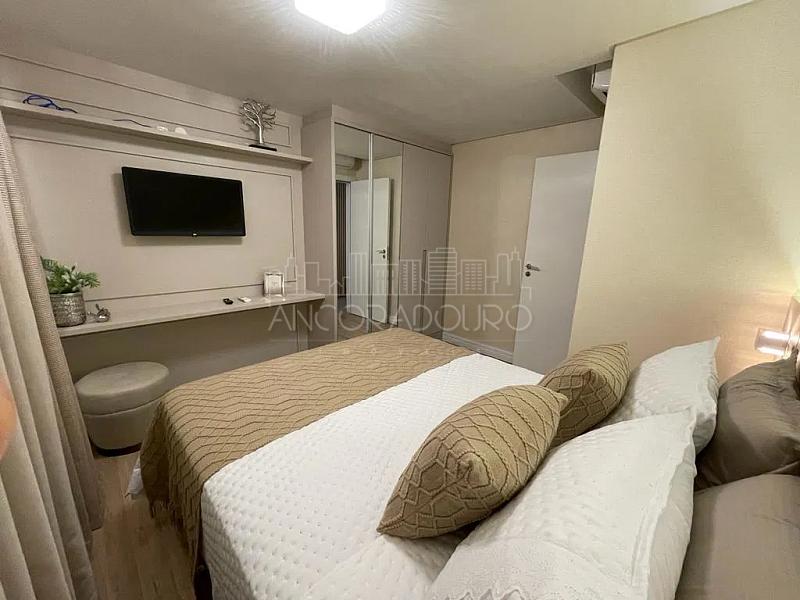 Apartamento com 3 dormitórios (sendo 1 Suíte), 2 Vagas de Garagem, Centro de Balneário Camboriú. — foto 32