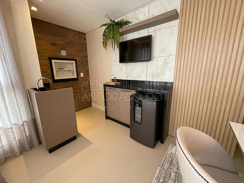 Apartamento com 3 dormitórios (sendo 1 Suíte), 2 Vagas de Garagem, Centro de Balneário Camboriú. — foto 30