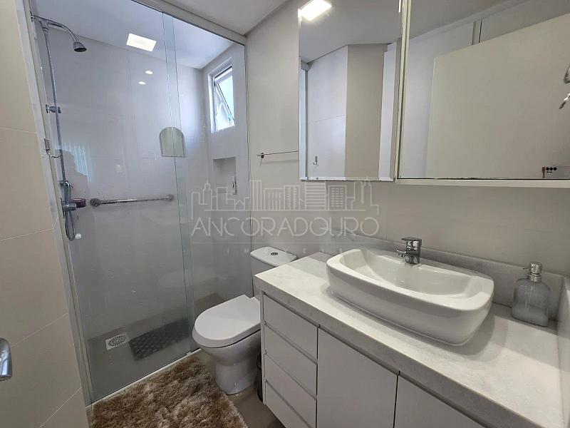 3 Dormitórios (sendo 2 suítes), 2 vagas garagem, mobiliado, Centro de Balneário Camboriú. — foto 16