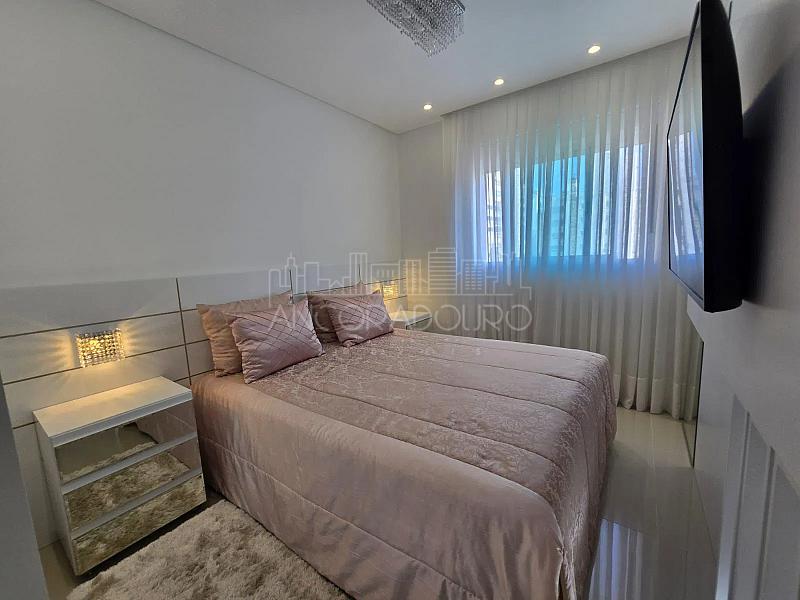 3 Dormitórios (sendo 2 suítes), 2 vagas garagem, mobiliado, Centro de Balneário Camboriú. — foto 13