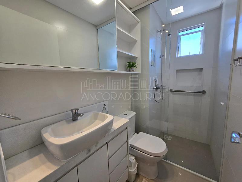 3 Dormitórios (sendo 2 suítes), 2 vagas garagem, mobiliado, Centro de Balneário Camboriú. — foto 15