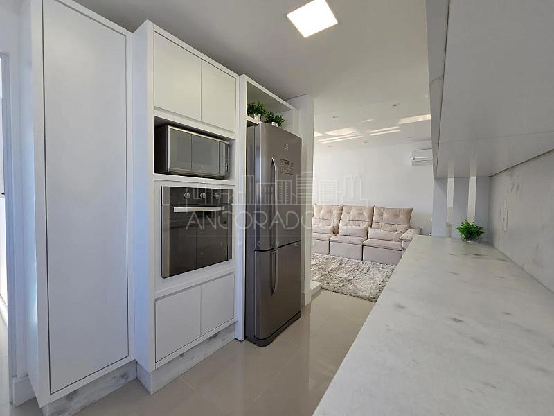 3 Dormitórios (sendo 2 suítes), 2 vagas garagem, mobiliado, Centro de Balneário Camboriú. — foto 9