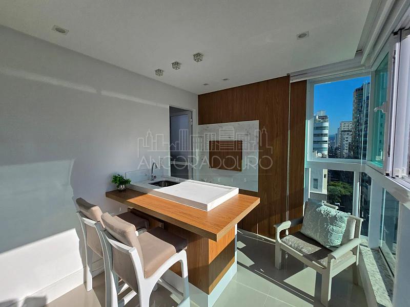 3 Dormitórios (sendo 2 suítes), 2 vagas garagem, mobiliado, Centro de Balneário Camboriú. — foto 6