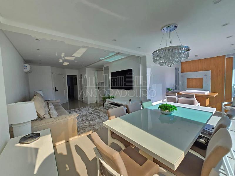 3 Dormitórios (sendo 2 suítes), 2 vagas garagem, mobiliado, Centro de Balneário Camboriú. — foto 4