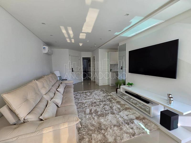 3 Dormitórios (sendo 2 suítes), 2 vagas garagem, mobiliado, Centro de Balneário Camboriú. — foto 2