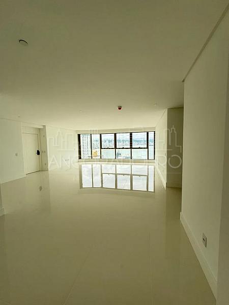 4 suítes, 3 vagas garagem, Barra Sul de Balneário Camboriú. — foto 12