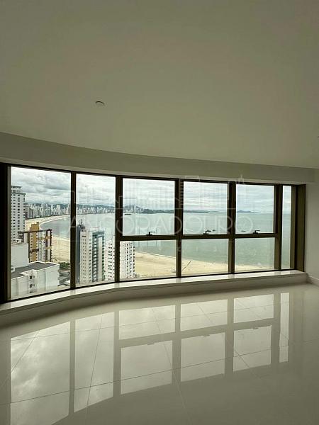 4 suítes, 3 vagas garagem, Barra Sul de Balneário Camboriú. — foto 4