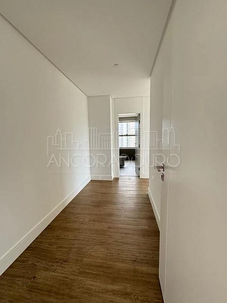 4 suítes, 3 vagas garagem, Barra Sul de Balneário Camboriú. — foto 9