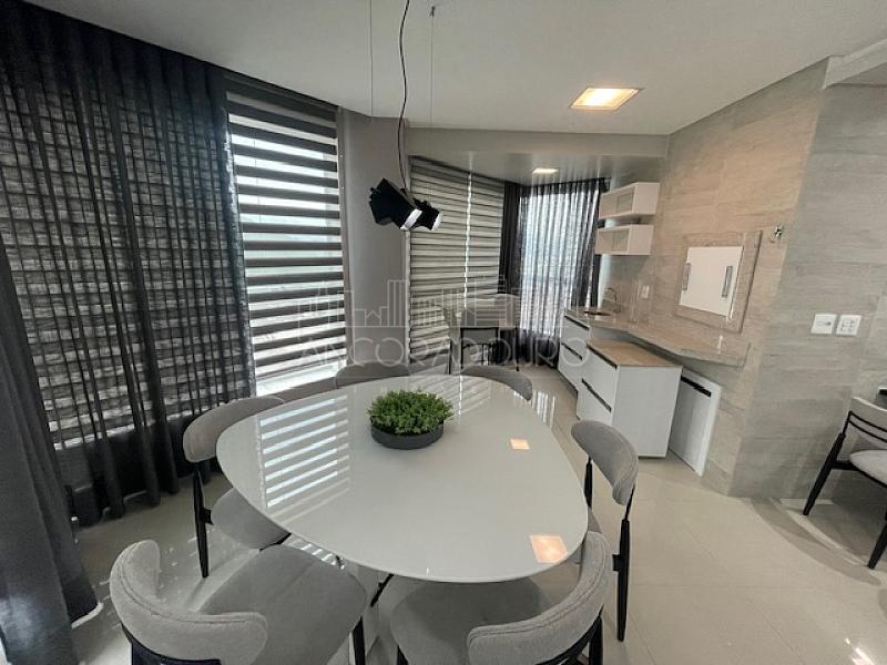 3 Suítes, mobiliado, 3 vagas de garagem, Região Central de Balneário Camboriú. — foto 2