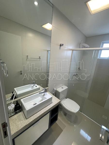 3 Suítes, mobiliado, 3 vagas de garagem, Região Central de Balneário Camboriú. — foto 13