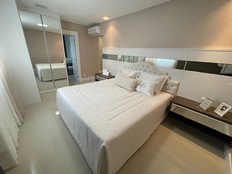 3 Suítes, mobiliado, 3 vagas de garagem, Região Central de Balneário Camboriú. — foto 15