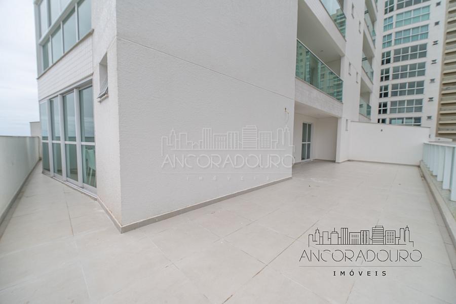 3 Suítes, Vista Mar, 2 Vaga garagem, 5000m² de área de lazer, Frente mar em Balneário Piçarras. — foto 24