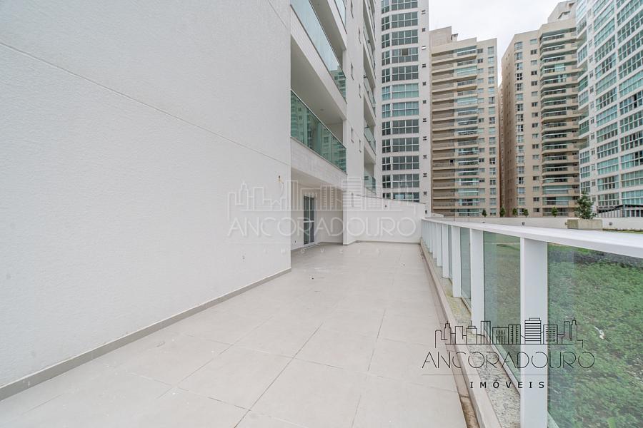 3 Suítes, Vista Mar, 2 Vaga garagem, 5000m² de área de lazer, Frente mar em Balneário Piçarras. — foto 26