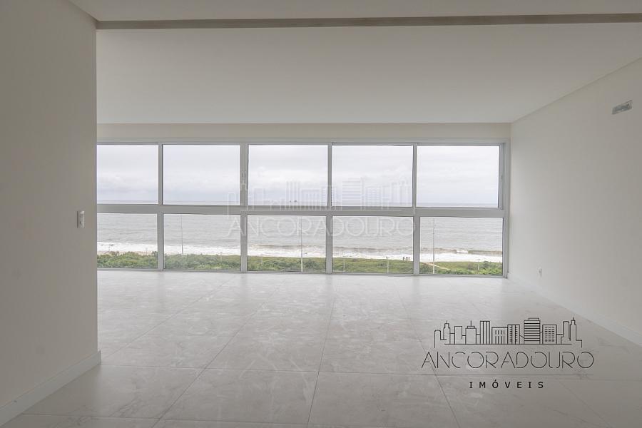 Frente mar, 4 Dormitórios (2 Suítes), 174m² área útil, 2 Vaga garagem, Balneário Piçarras. — foto 24