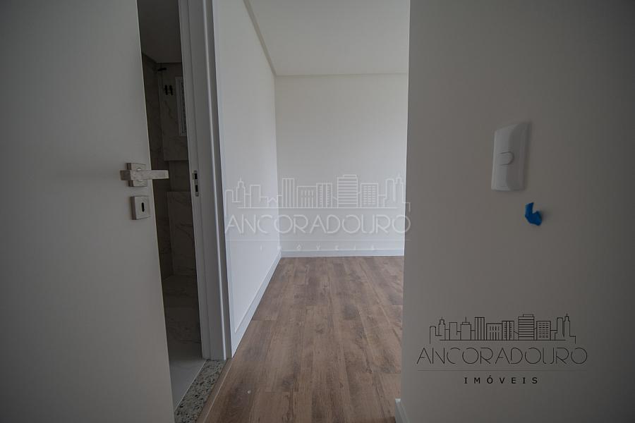 Frente mar, 4 Dormitórios (2 Suítes), 174m² área útil, 2 Vaga garagem, Balneário Piçarras. — foto 31