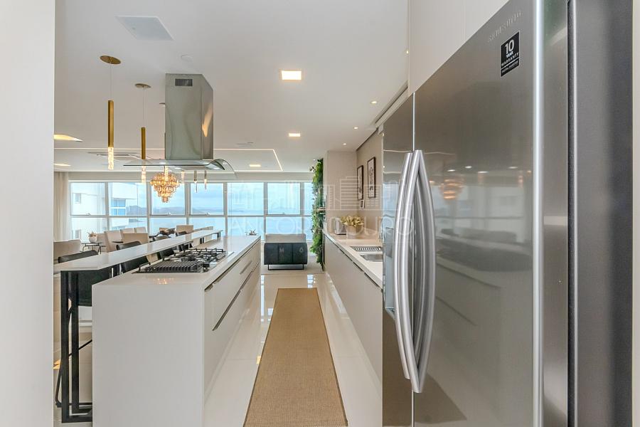 5 suítes, 6 vagas garagem, mobiliado, Vista privilegiada de frente para o mar em Balneário Camboriú. — foto 18