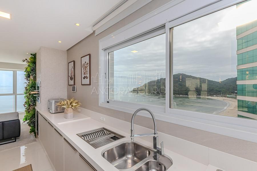 5 suítes, 6 vagas garagem, mobiliado, Vista privilegiada de frente para o mar em Balneário Camboriú. — foto 22