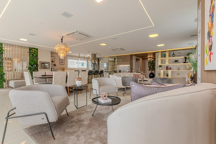 5 suítes, 6 vagas garagem, mobiliado, Vista privilegiada de frente para o mar em Balneário Camboriú. — foto 10