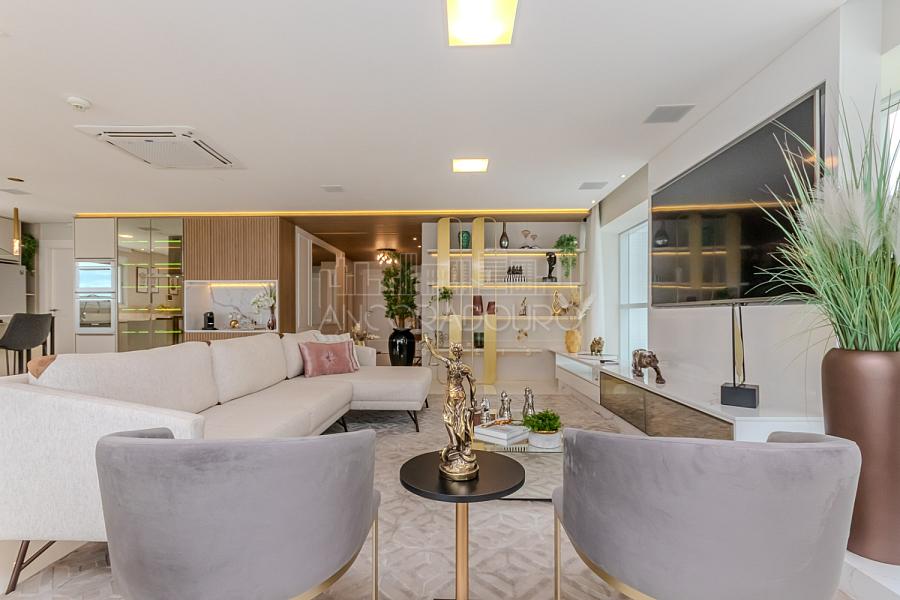 5 suítes, 6 vagas garagem, mobiliado, Vista privilegiada de frente para o mar em Balneário Camboriú. — foto 4