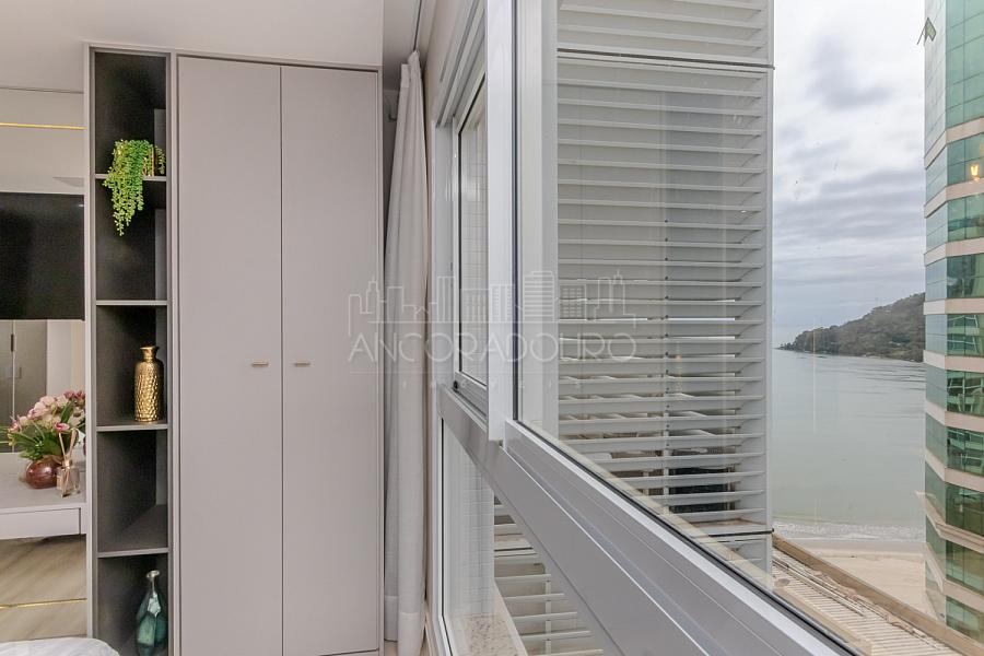 5 suítes, 6 vagas garagem, mobiliado, Vista privilegiada de frente para o mar em Balneário Camboriú. — foto 46