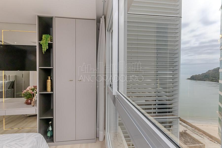 5 suítes, 6 vagas garagem, mobiliado, Vista privilegiada de frente para o mar em Balneário Camboriú. — foto 47