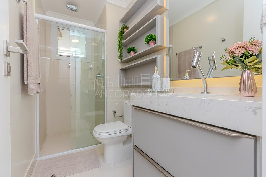 5 suítes, 6 vagas garagem, mobiliado, Vista privilegiada de frente para o mar em Balneário Camboriú. — foto 48