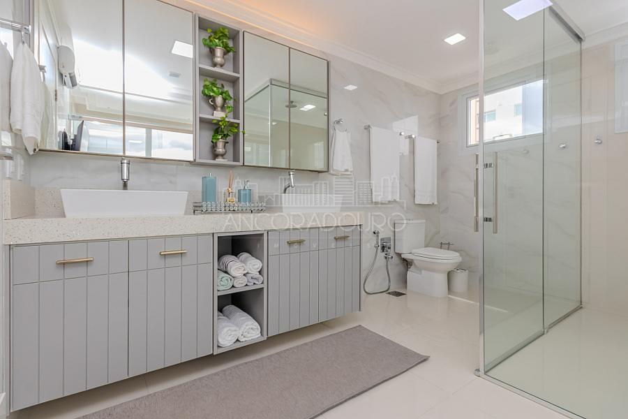 5 suítes, 6 vagas garagem, mobiliado, Vista privilegiada de frente para o mar em Balneário Camboriú. — foto 58