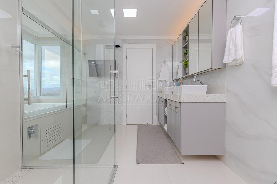 5 suítes, 6 vagas garagem, mobiliado, Vista privilegiada de frente para o mar em Balneário Camboriú. — foto 60