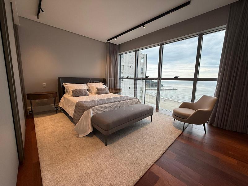 4 suítes, decorado, 4 vagas garagem, Avenida Atlântica em Balneário Camboriú — foto 94