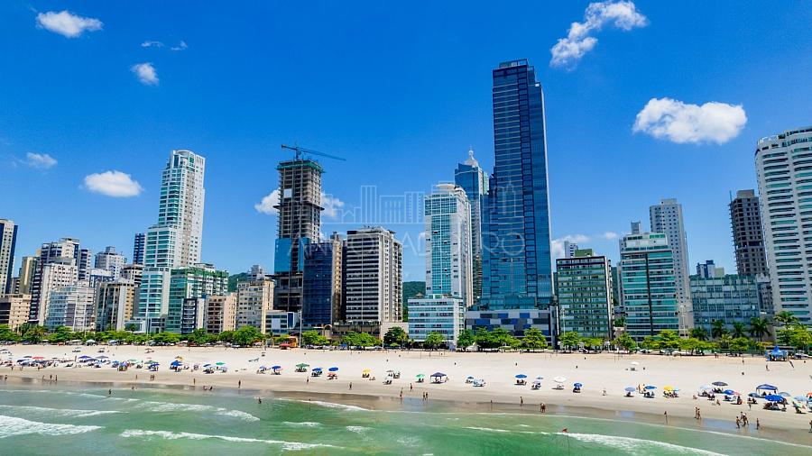 4 suítes, decorado, 4 vagas garagem, Avenida Atlântica em Balneário Camboriú — foto 3