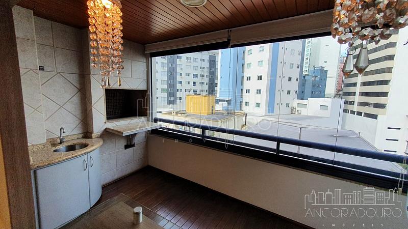 4 Dormitórios (1 suíte), Semi mobiliado, Avenida Brasil em Balneário Camboriú. — foto 8