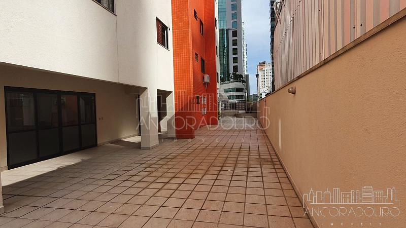 4 Dormitórios (1 suíte), Semi mobiliado, Avenida Brasil em Balneário Camboriú. — foto 24