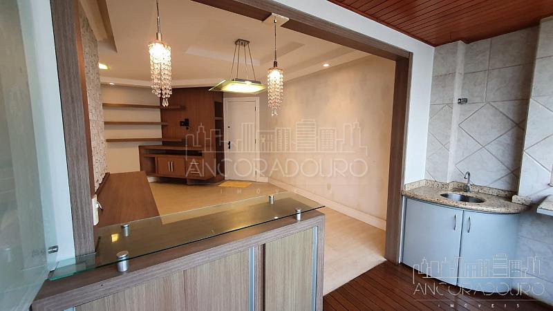 4 Dormitórios (1 suíte), Semi mobiliado, Avenida Brasil em Balneário Camboriú. — foto 9