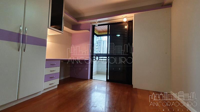 4 Dormitórios (1 suíte), Semi mobiliado, Avenida Brasil em Balneário Camboriú. — foto 21