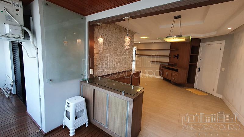 4 Dormitórios (1 suíte), Semi mobiliado, Avenida Brasil em Balneário Camboriú. — foto 10