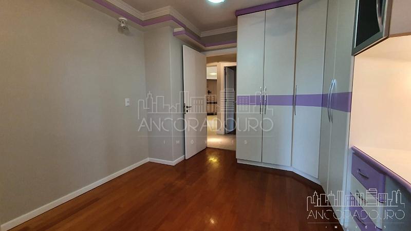 4 Dormitórios (1 suíte), Semi mobiliado, Avenida Brasil em Balneário Camboriú. — foto 20