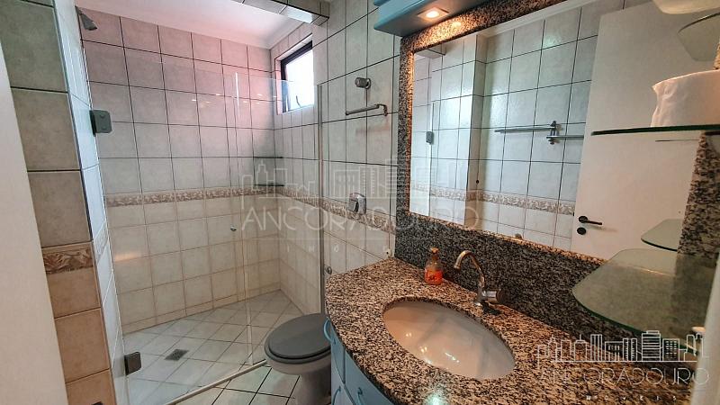 4 Dormitórios (1 suíte), Semi mobiliado, Avenida Brasil em Balneário Camboriú. — foto 23