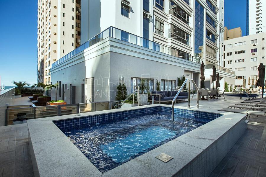 3 suítes, mobiliado, 3 vagas garagem, Avenida Brasil em Balneário Camboriú. — foto 12